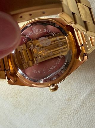 Reloj Marea Dorado