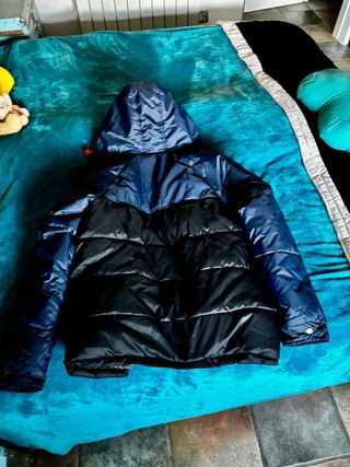 Anorak Superdry Azul y Negro Poco Uso