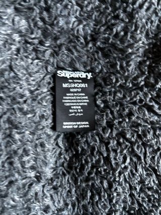 Anorak Superdry Azul y Negro Poco Uso