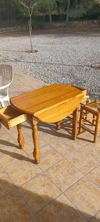 Mesa redonda cocina madera + 2 taburetes
