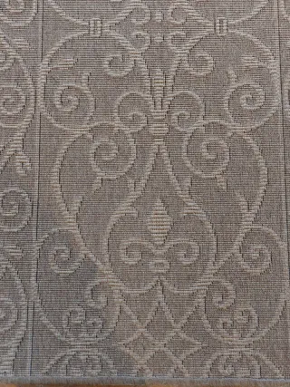 Tappeto da corridoio beige e grigio