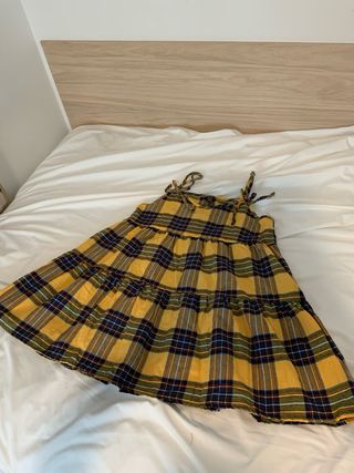 Vestido corto de tiras a cuadros amarillo y azul