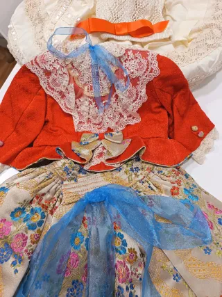 Traje de Fallera Multicolor y Rojo