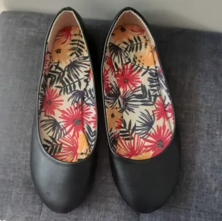 Ballerine nere con fantasia floreale