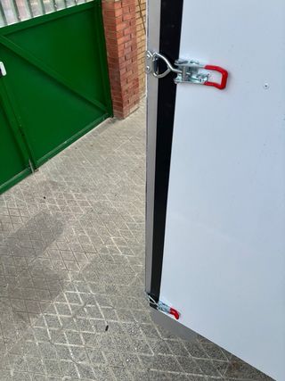 Remolque cerrado fibra de vidrio