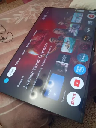 Smart TV TD Systems 50"4K Google, control por voz