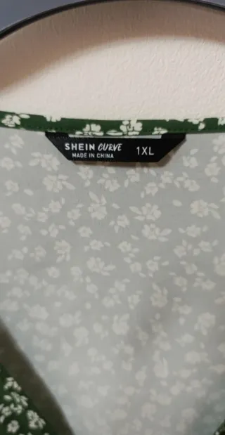 Blusa verde Shein floral talla curve 1XL