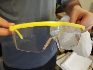 Gafas de laboratorio amarillas