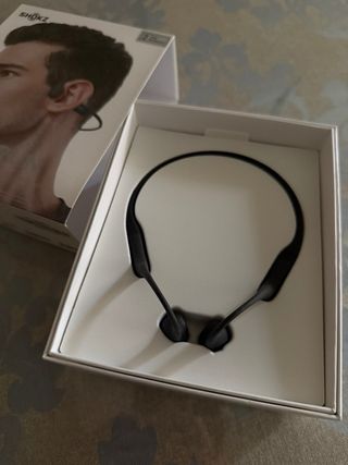 Auriculares deportivos Shokz OpenRun Negros.