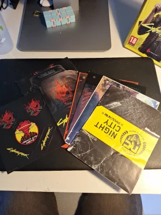 Cyberpunk 2077 PS4 + Objetos exclusivos