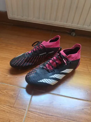 Adidas Predator Víctor Parada