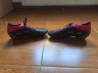 Adidas Predator Víctor Parada