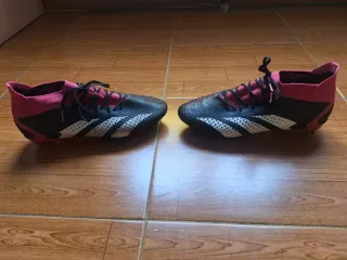 Adidas Predator Víctor Parada