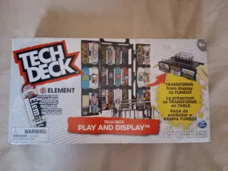Tech Deck Play and Display Set
