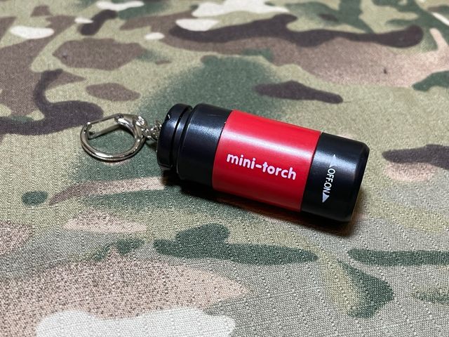 Mini linterna roja llavero