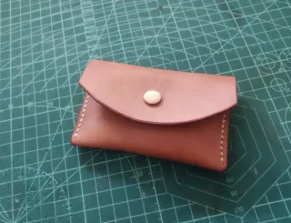 Cartera Minimalista Cuero Natural Hecha a Mano