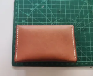 Cartera Minimalista Cuero Natural Hecha a Mano