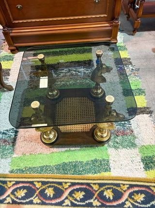 MESA DE CENTRO CLÁSICA