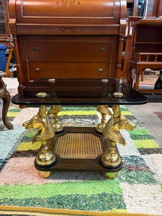 MESA DE CENTRO CLÁSICA