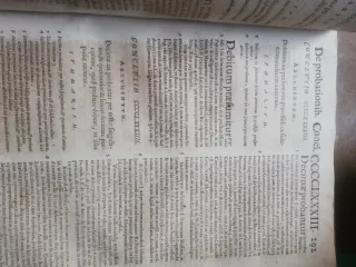 Antiguo libro de derecho año 1607