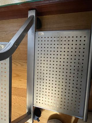 Escritorio de cristal y metal