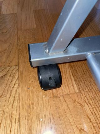 Escritorio de cristal y metal