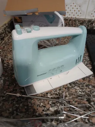 Batidora SilverCrest con accesorios