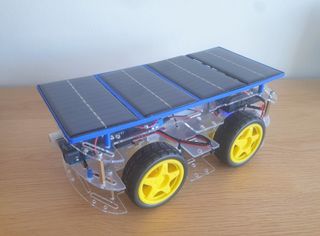Coche Arduino teledirigido con placas solares
