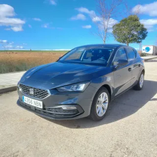 SEAT Leon 2025 **Nuevo solo 4.500km**