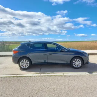 SEAT Leon 2025 **Nuevo solo 4.500km**