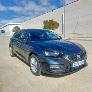 SEAT Leon 2025 **Nuevo solo 4.500km**