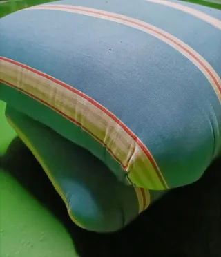 Puff de tela a rayas