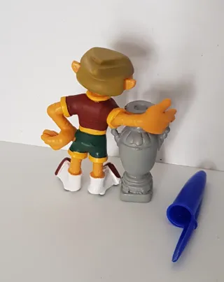 Figura PVC - Kinas EURO 2004 (6 cm) - Taça