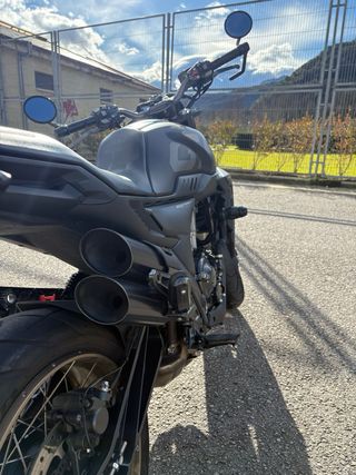 Zontes Gk 350 Negra y Dorada