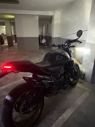 Zontes Gk 350 Negra y Dorada