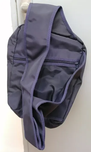 Mochila Cruzada Disney Channel azul marino.