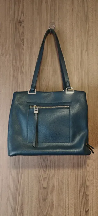 Bolso azul marino y beige
