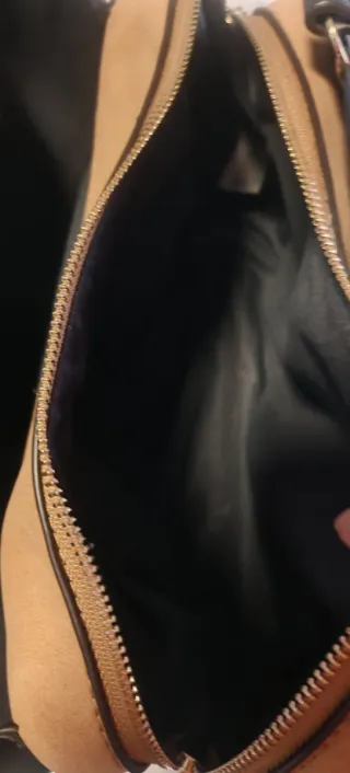 Bolso azul marino y beige