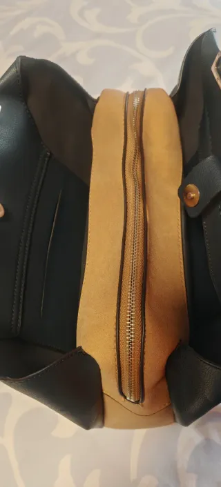 Bolso azul marino y beige