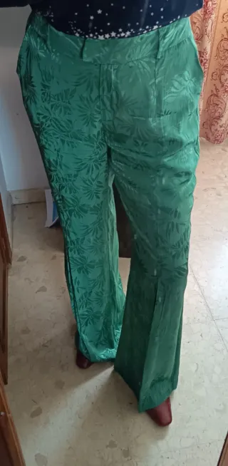 Pantalón verde Tintoretto Talla 44 sin estrenar