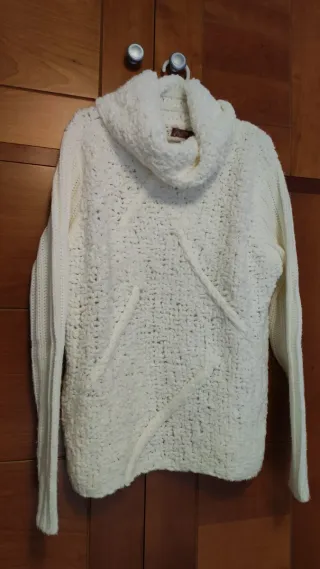 Jersey de lana blanco de cuello alto