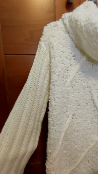 Jersey de lana blanco de cuello alto