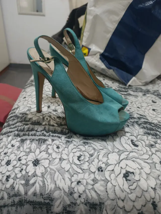 Scarpe Bata azzurre scamosciate Tg 39