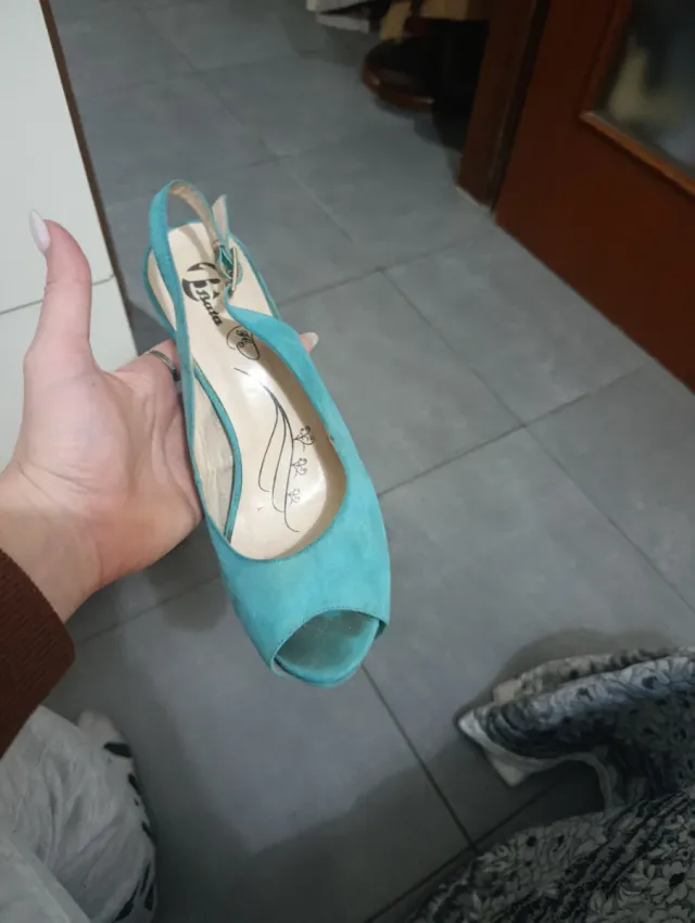 Scarpe Bata azzurre scamosciate Tg 39