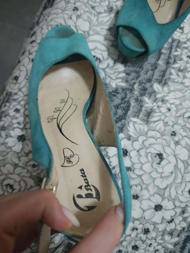 Scarpe Bata azzurre scamosciate Tg 39