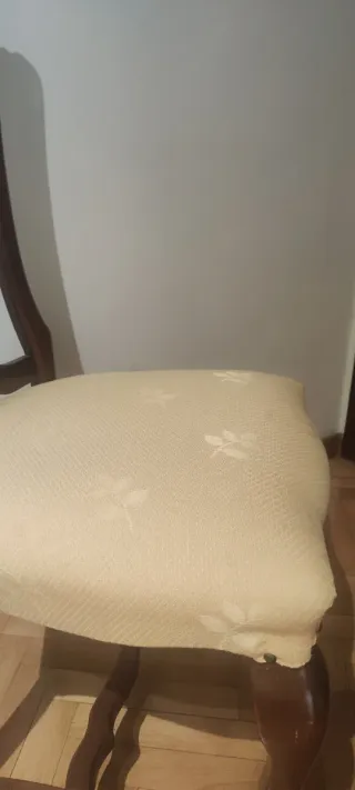 Sillas de madera tapizadas