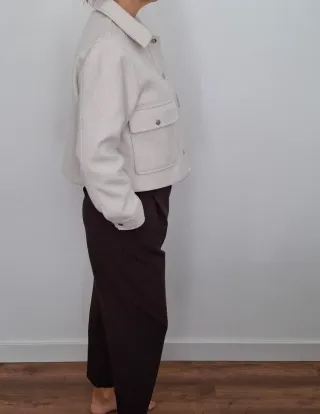 Cazadora corta Zara beige