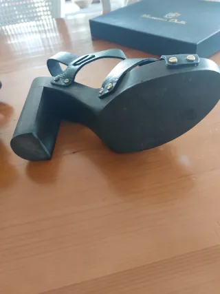 Sandalias de tacón negras