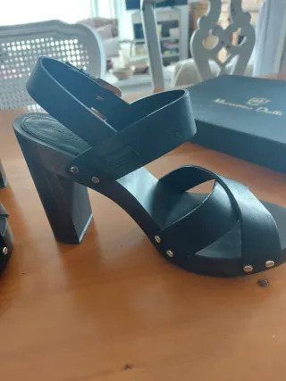 Sandalias de tacón negras