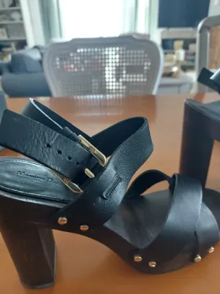 Sandalias de tacón negras